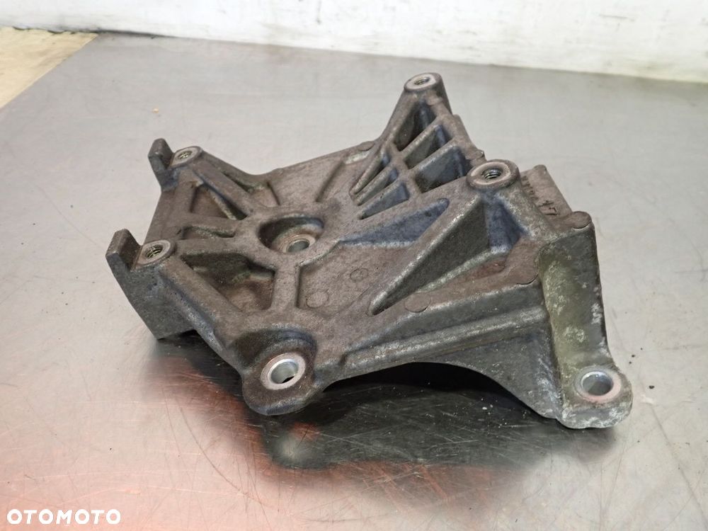 ŁAPA SPRĘŻARKI KLIMATYZACJI MITSUBISHI LANCER VII - 5