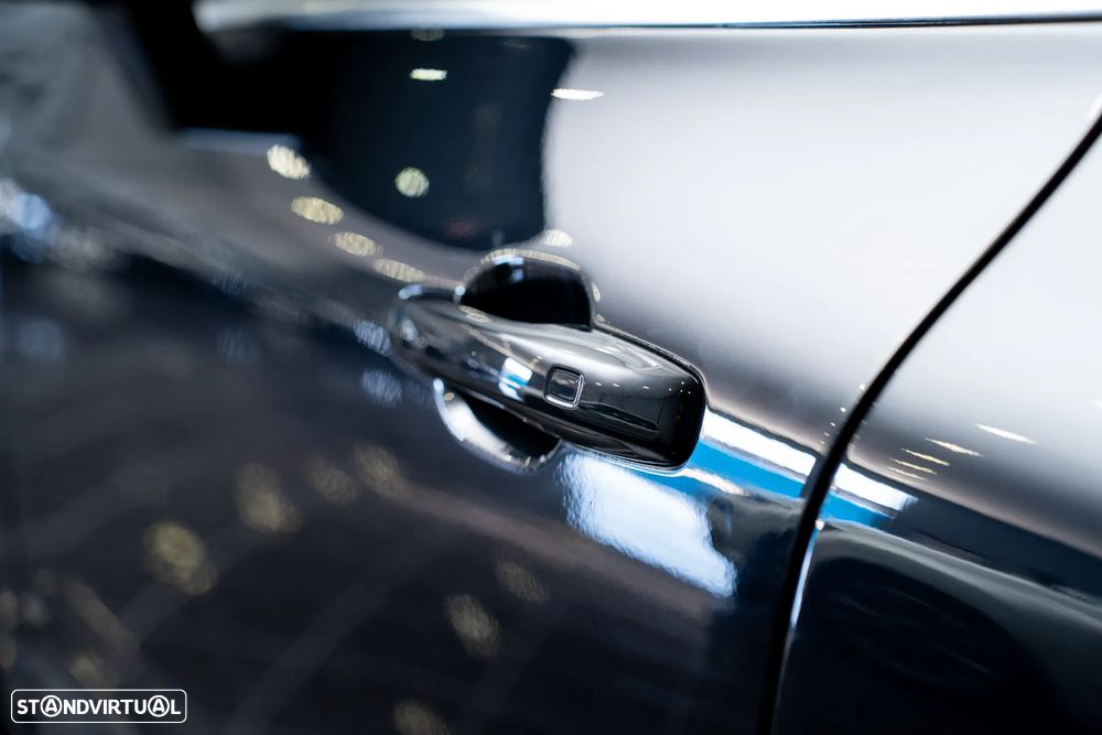 Volvo XC 60 2.0 T8 PHEV Momentum Plus AWD - 12