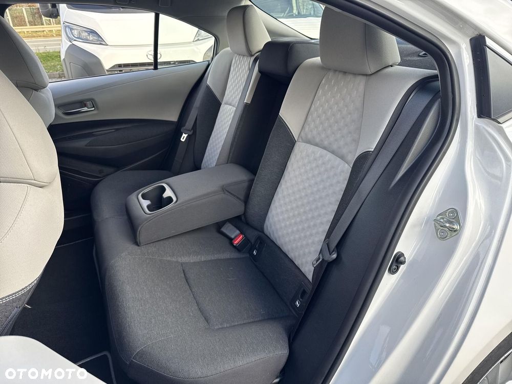 Toyota Corolla 1.8 Hybrid Comfort - 23