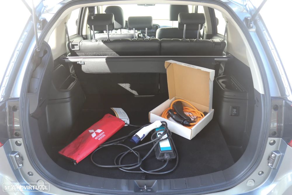 Mitsubishi Outlander - 46