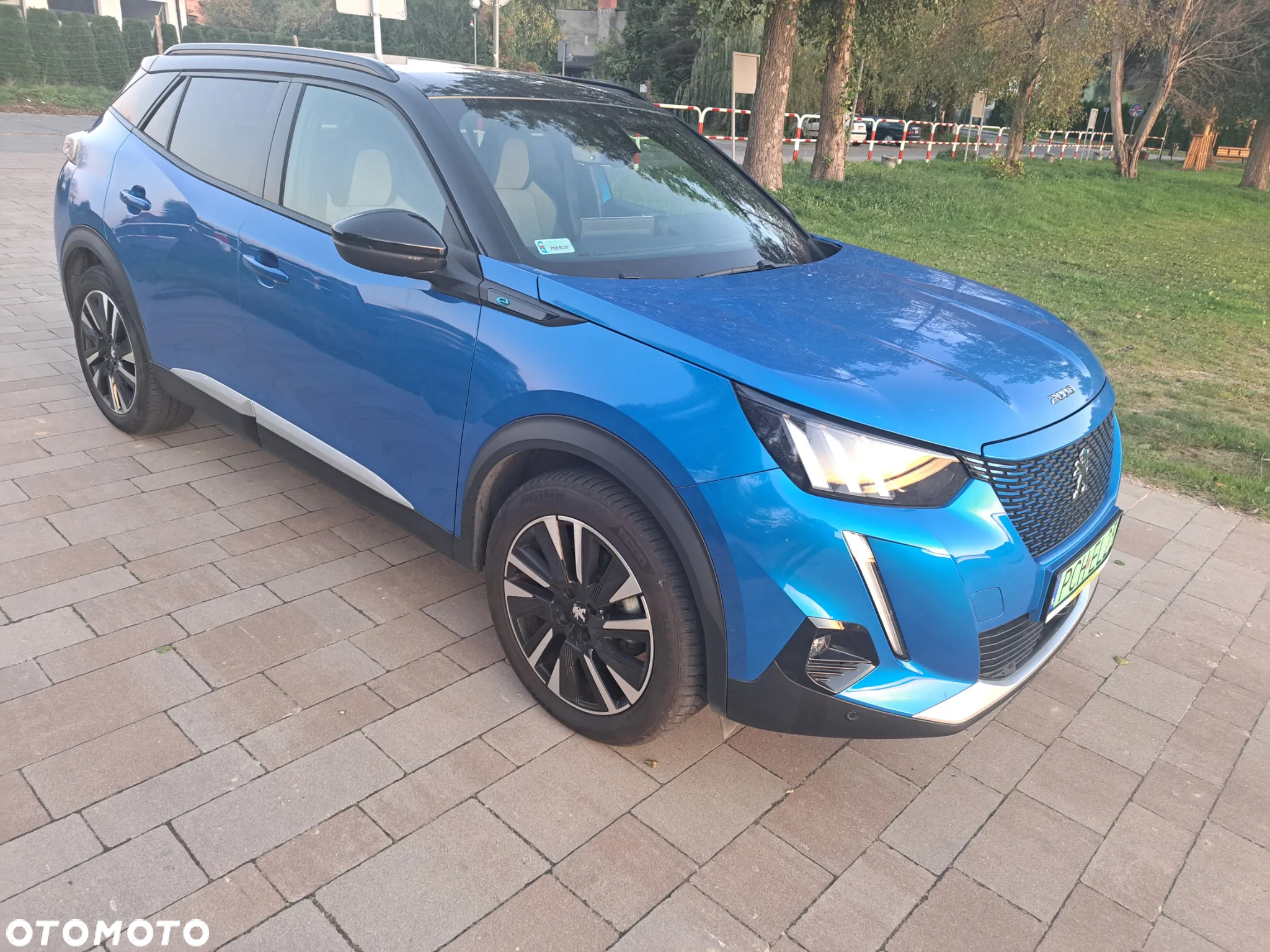Peugeot 2008 e-2008 GT - 10