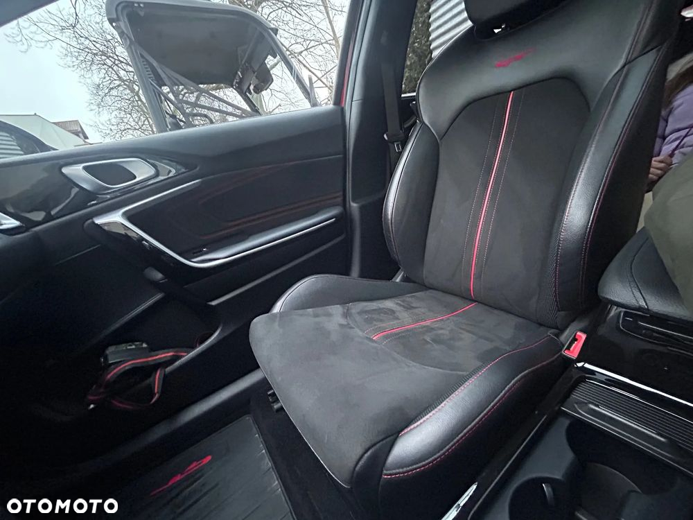 Kia ProCeed 1.6 T-GDI GT DCT - 17