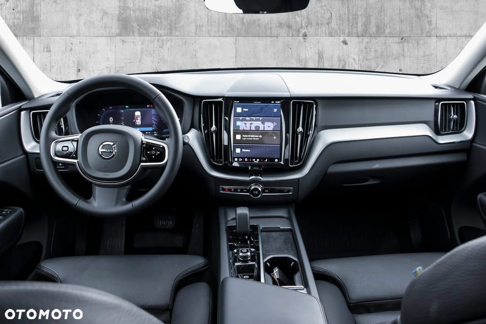 Volvo XC 60 T6 Plug-In Hybrid AWD Plus Dark - 10