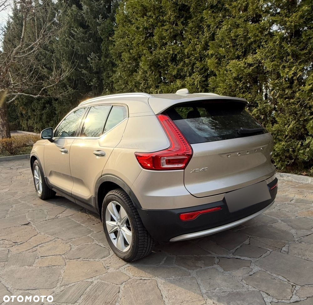 Volvo XC 40 B4 AWD Plus Bright - 9