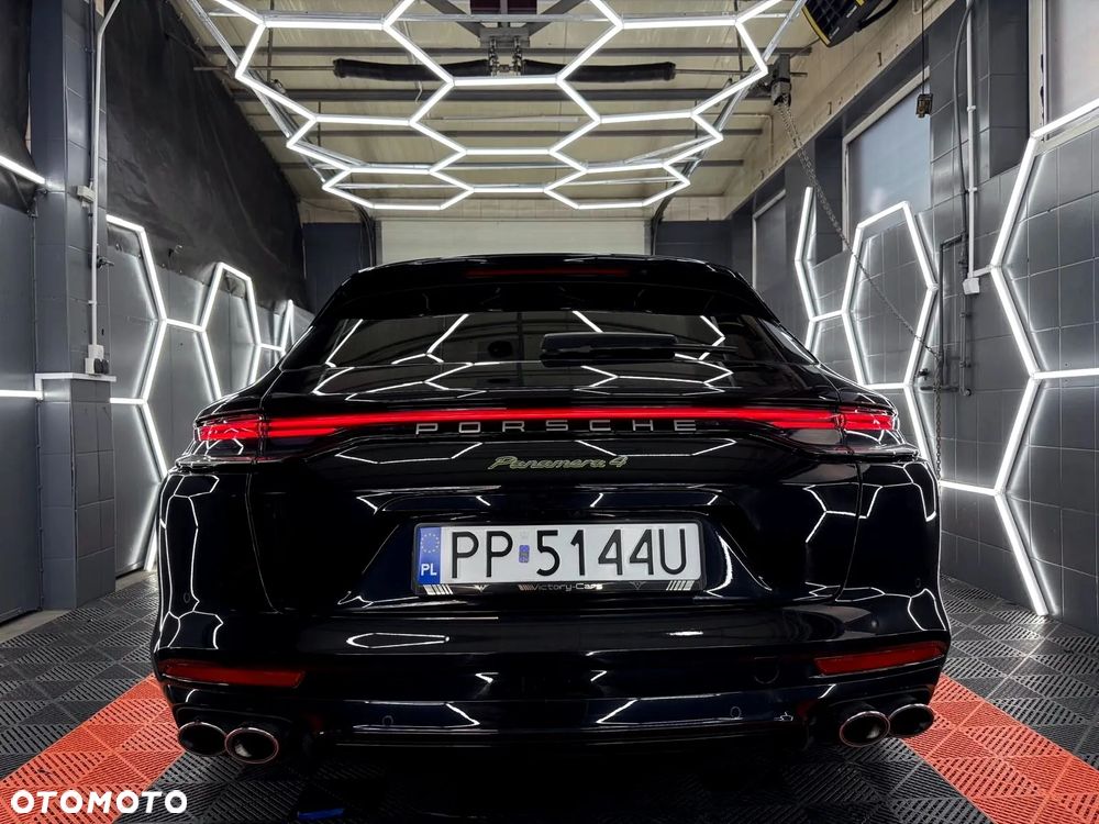 Porsche Panamera - 8