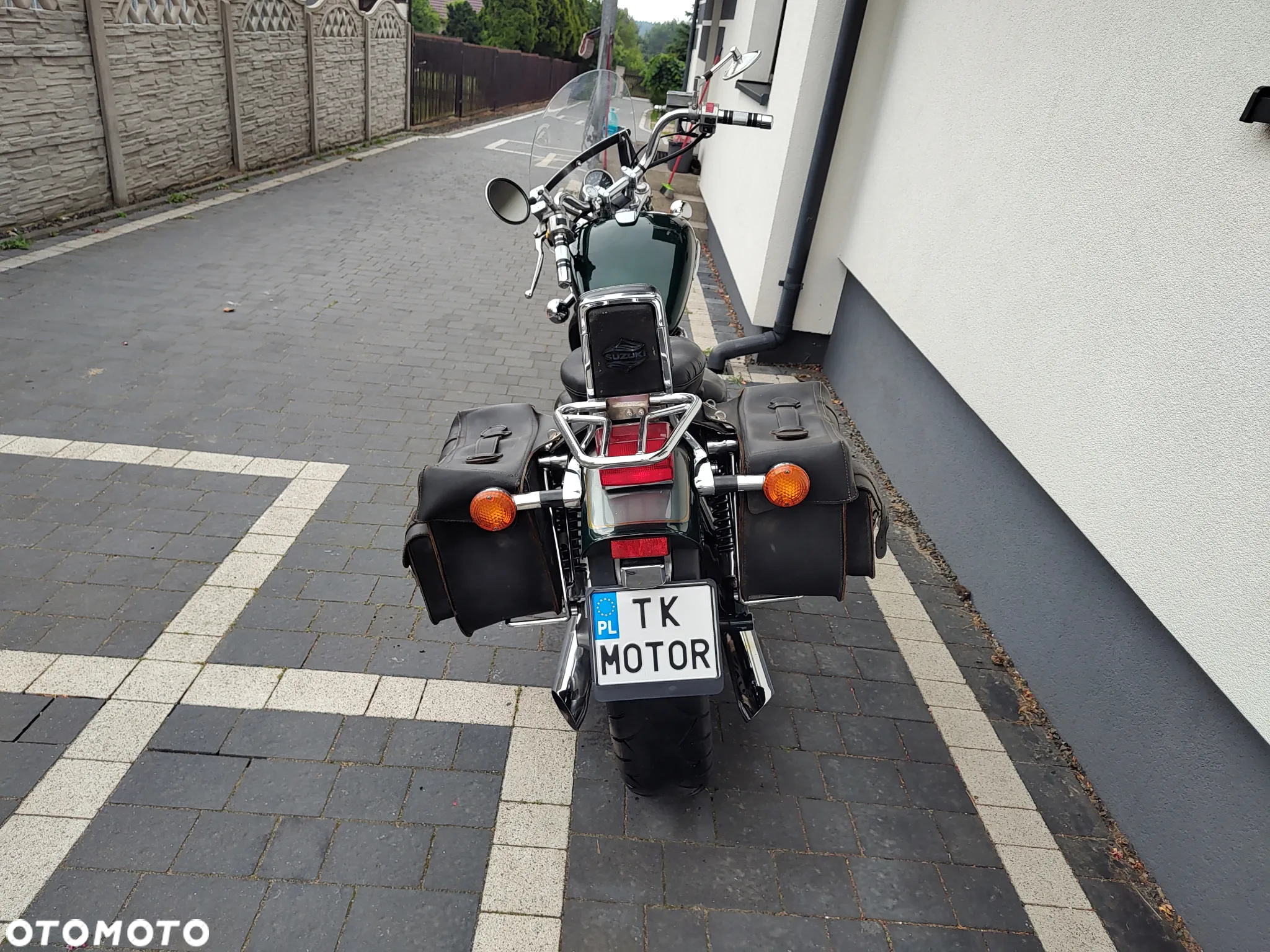 Suzuki Intruder - 11