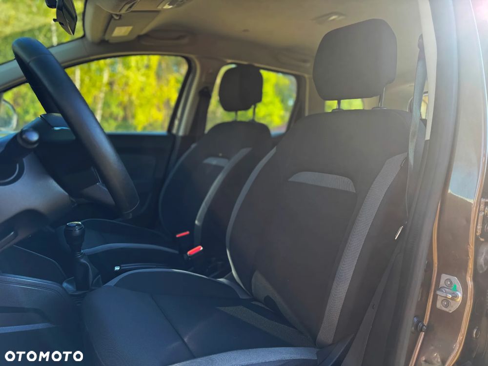 Dacia Duster 1.6 SCe Laureate S&S - 27