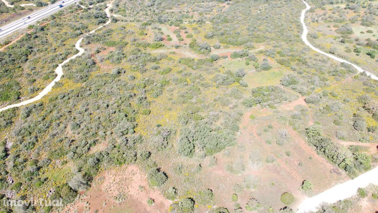 Terreno Rústico com 4950 m2 localizado em Monteiros, São Sebastião, Lo - Grande imagem: 3/8