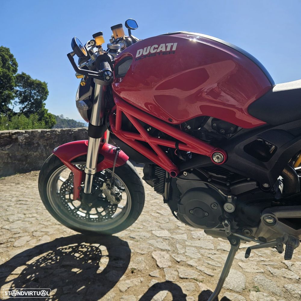 Ducati Monster 1100 - 5