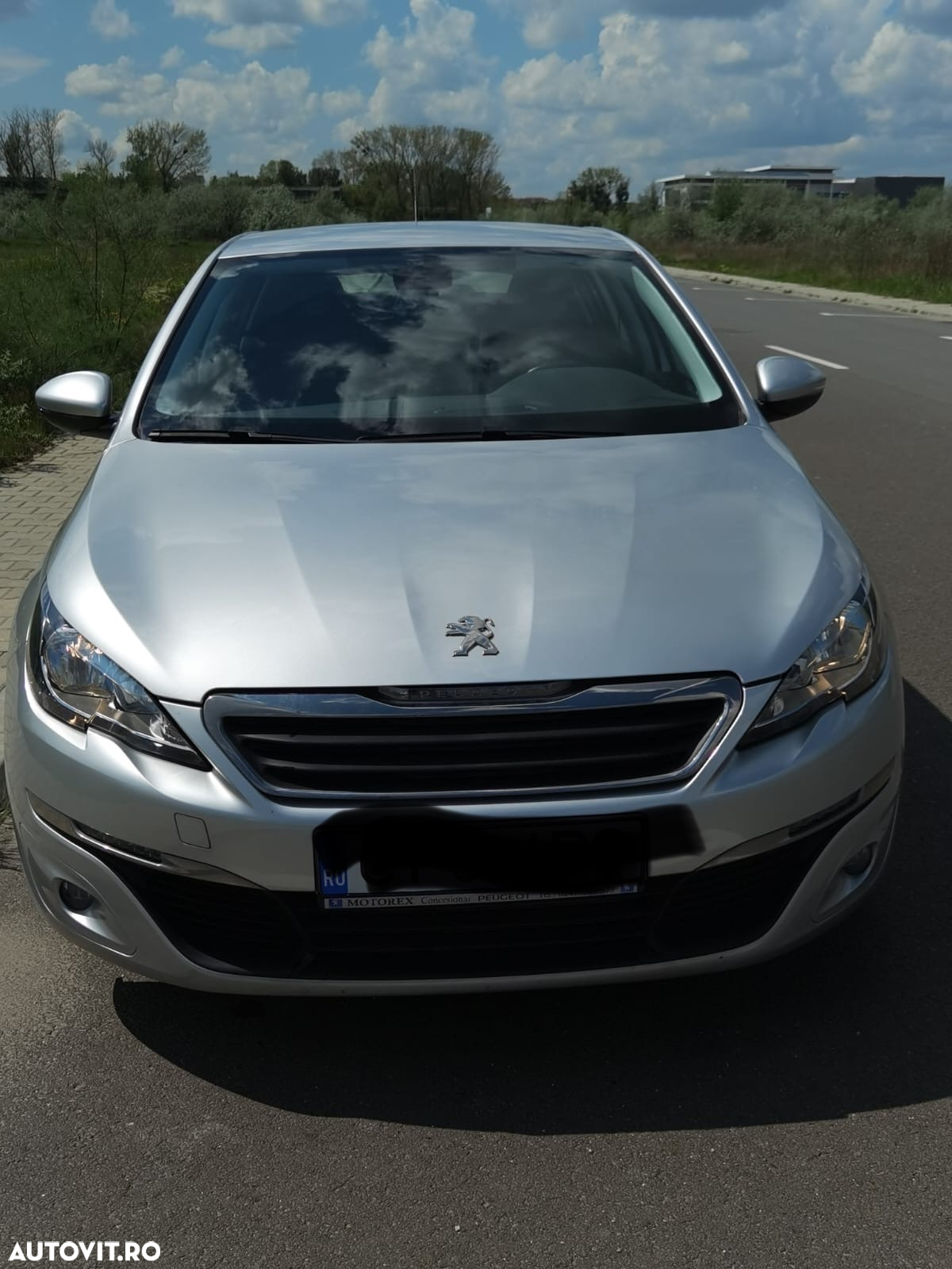 Peugeot 308 1.2 L PureTech Turbo Allure - 3