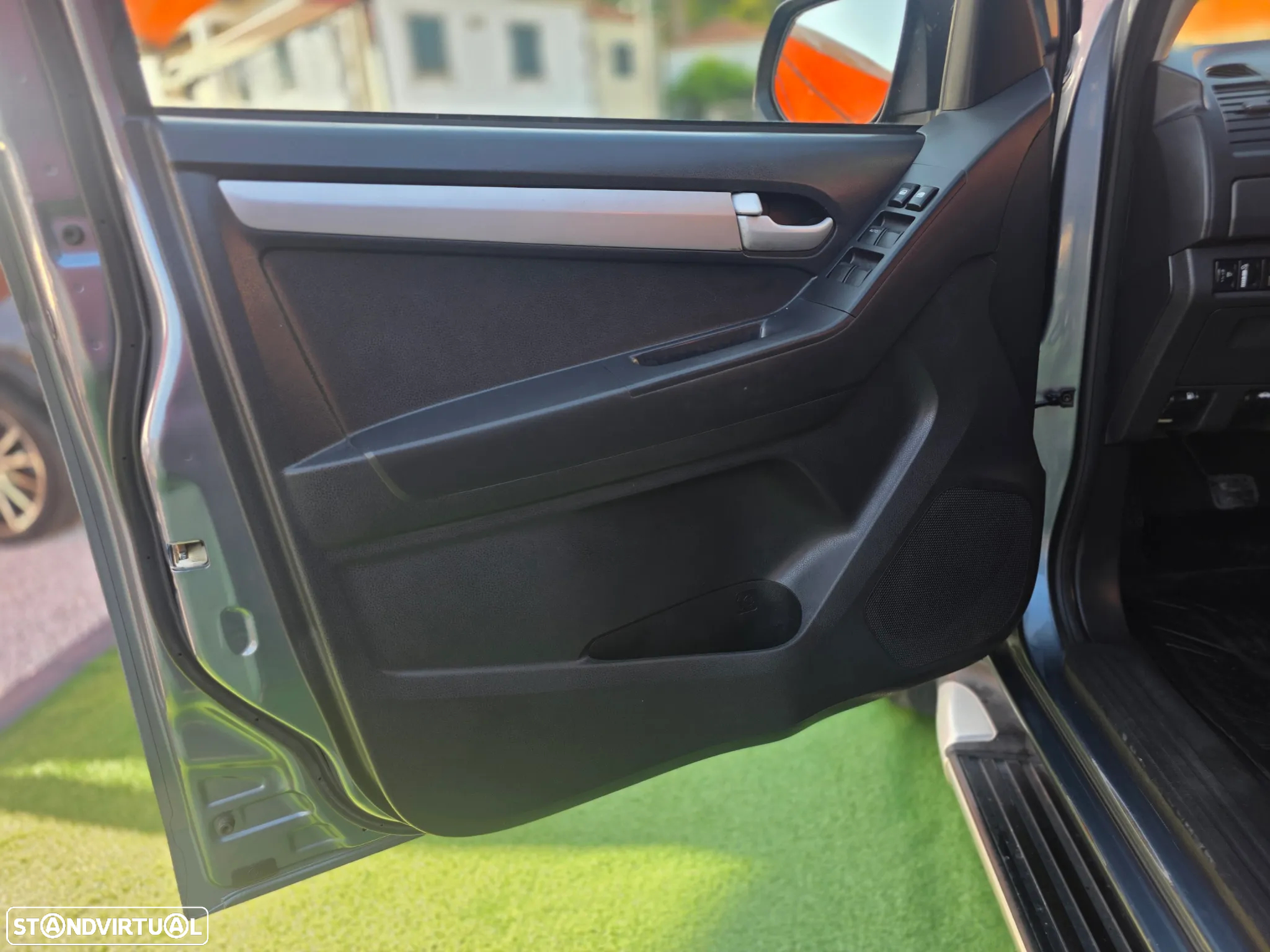 Isuzu D-Max 2.5 DTi CD 4WD LS Sport Edition - 12