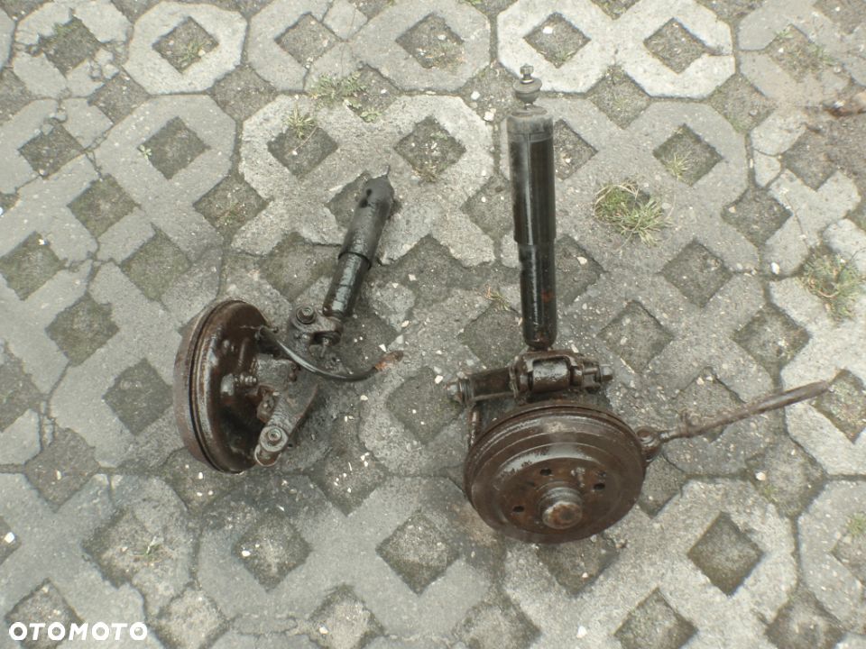 piasta zwrotnica wspornik bęben czop tarcza kotwiczna osłona stary typ z kalamitka fiat 126p maluch - 3