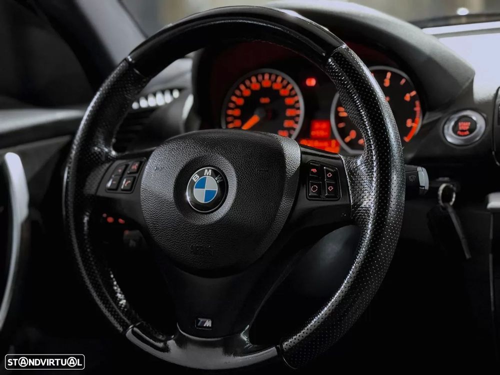 BMW 118 d Pack M - 13