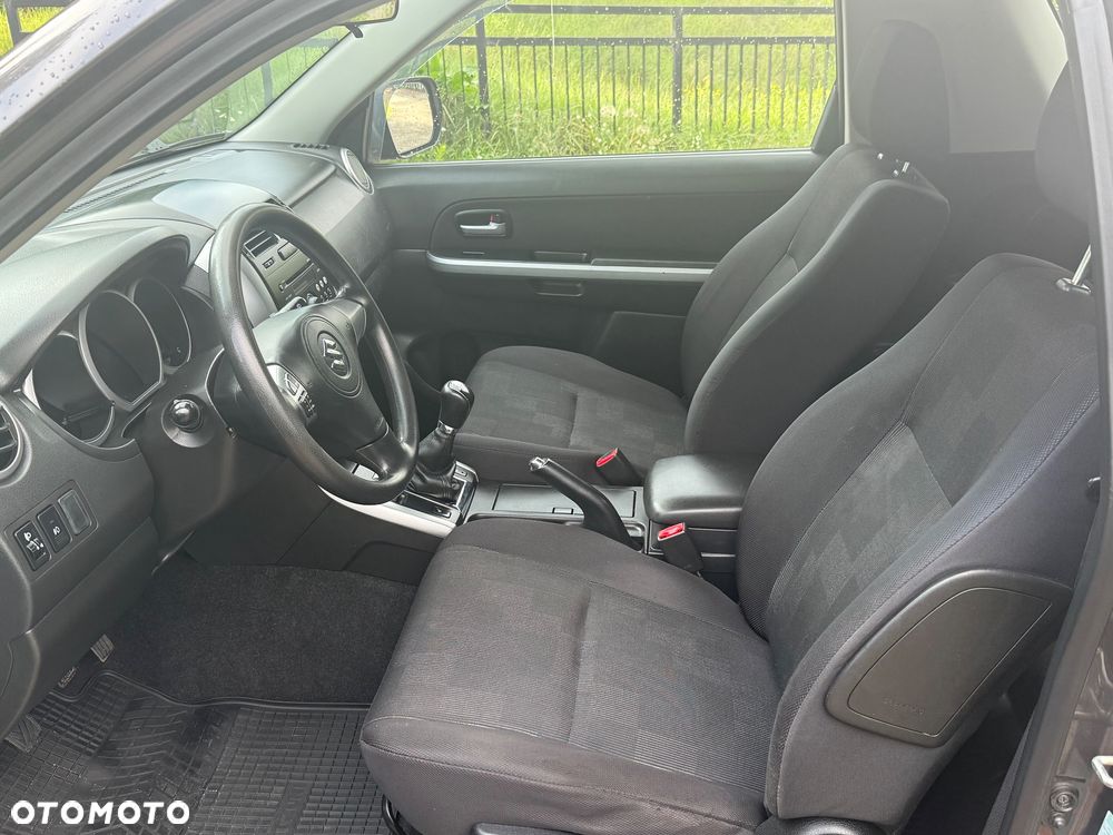 Suzuki Grand Vitara 2.4 Comfort - 10