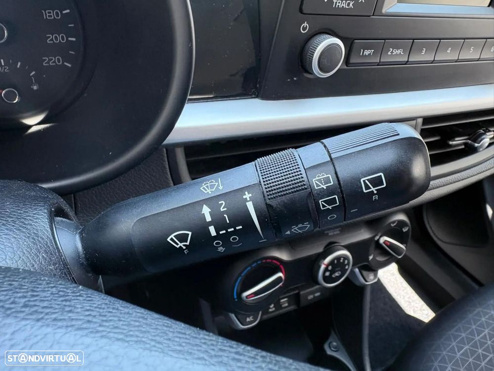 Kia Picanto 1.0 CVVT Urban - 37