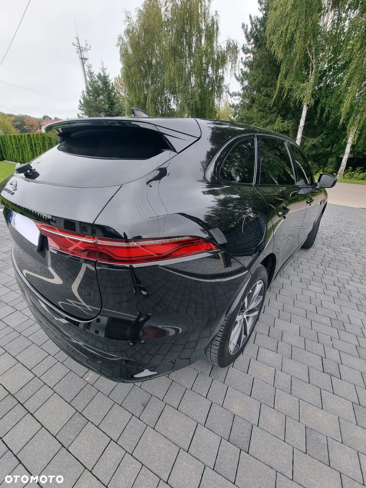 Jaguar F-Pace P250 AWD R-Dynamic S - 12
