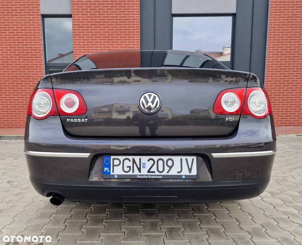Volkswagen Passat 1.6 FSI Comfortline - 7