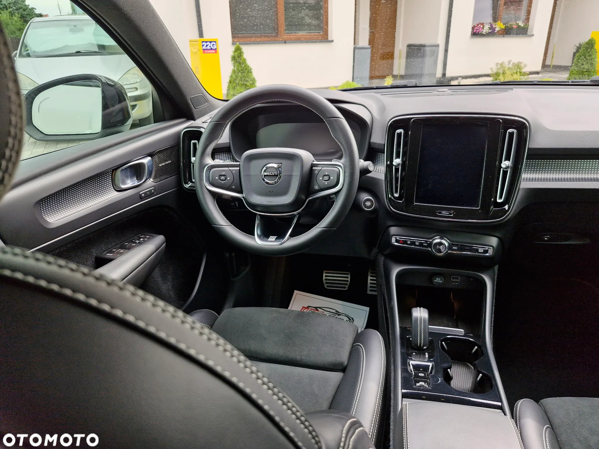 Volvo XC 40 T5 AWD R-Design - 24