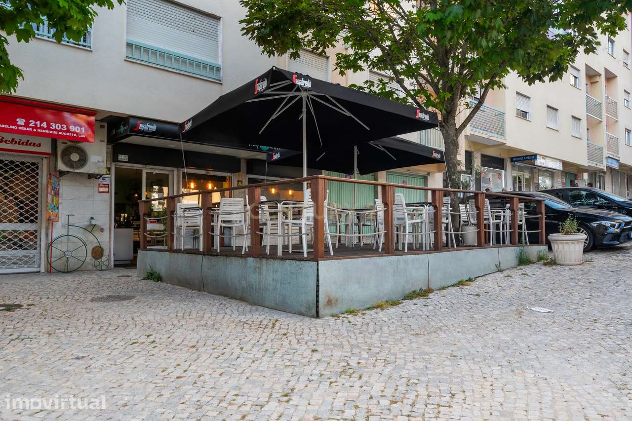 Espaço Comercial - Pastelaria - Monte Abraão - Queluz-Massamá - Grande imagem: 2/17