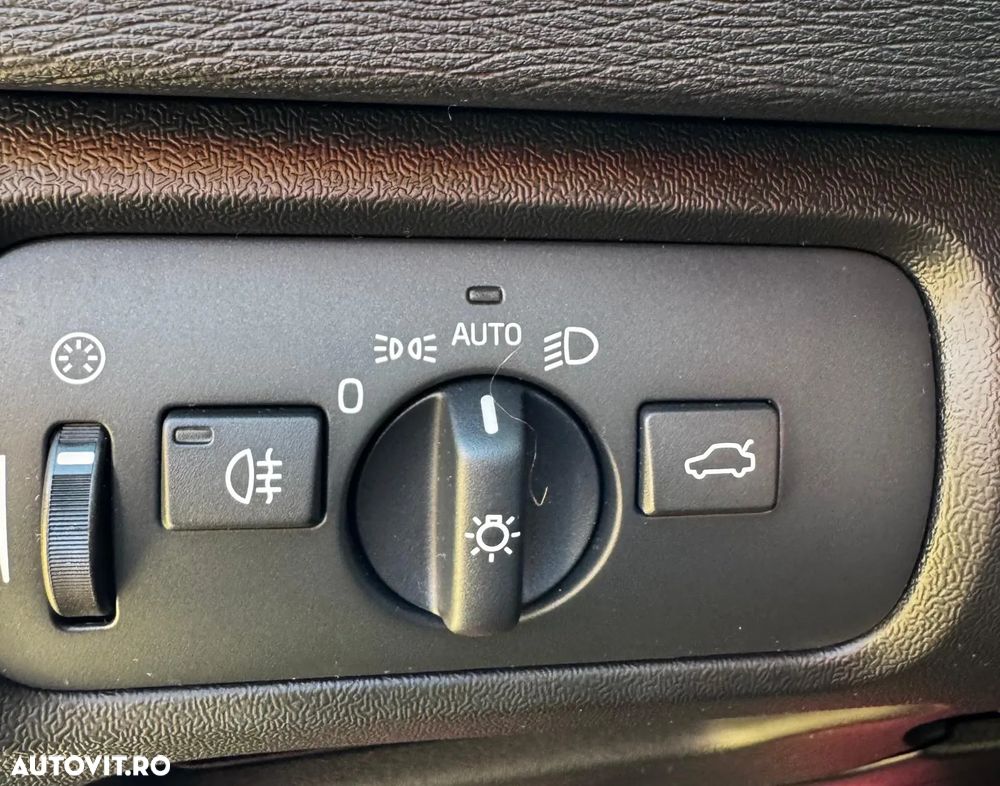 Volvo V40 D3 Aut. Inscription - 37