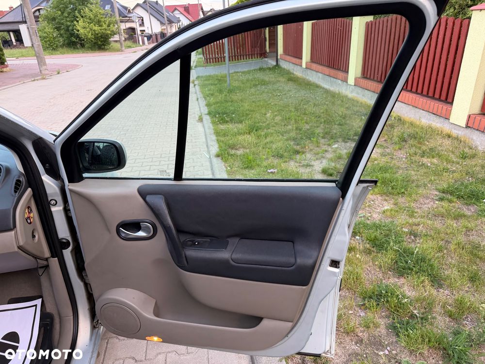 Renault Scenic 1.6 Confort Expression - 28