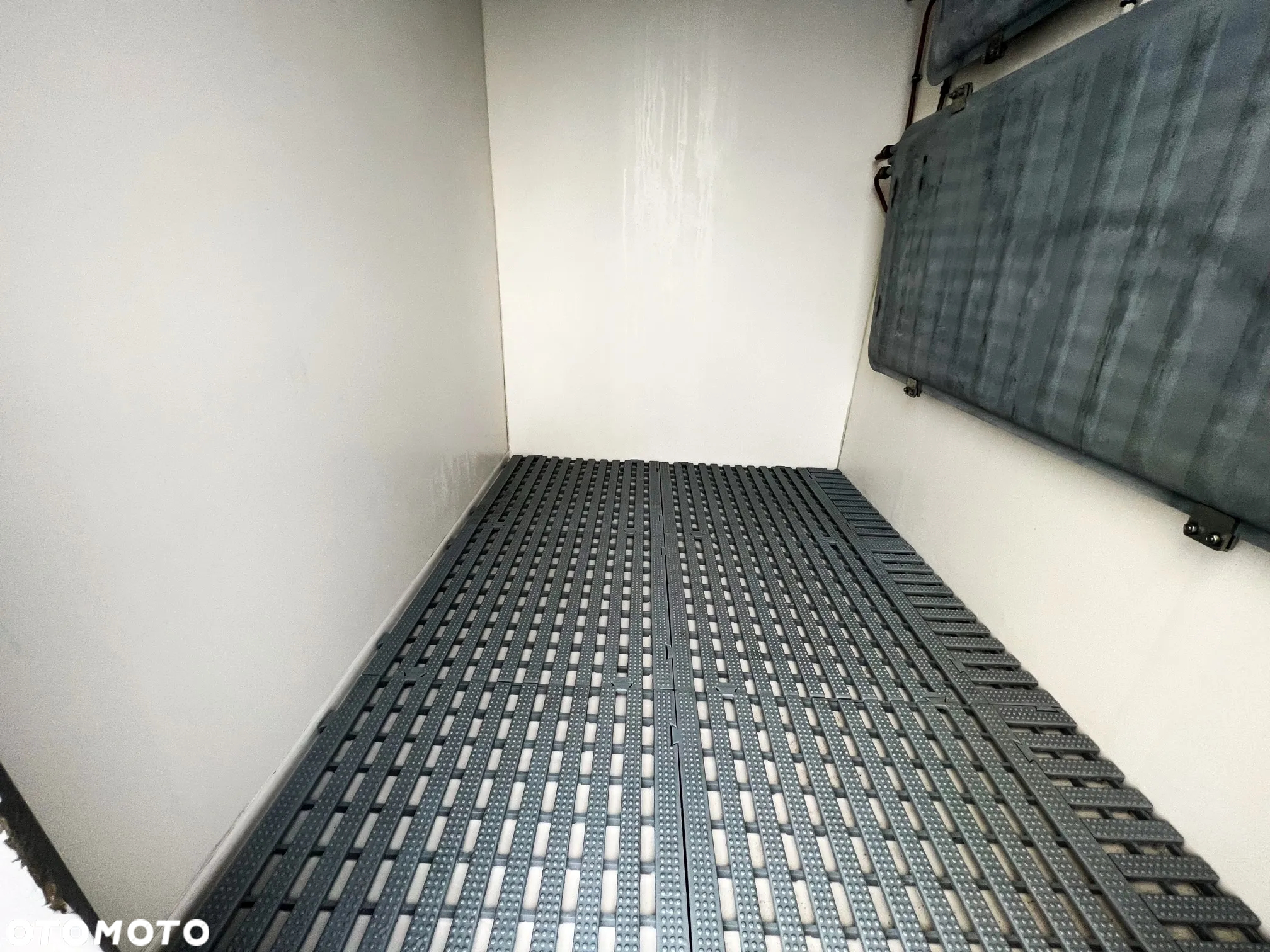 Renault Master 145 DCi Kontener Chłodnia Dwie komory Komorówka Nikso-podwoziowa Zarejestrowany - 16