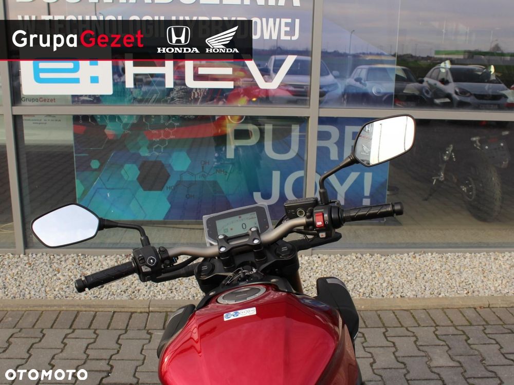Honda CB - 12
