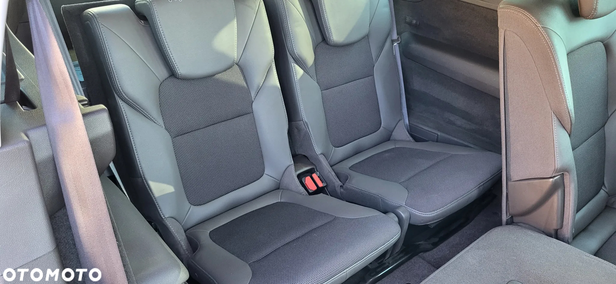 Renault Espace 1.6 dCi Energy Initiale Paris EDC 7os - 40
