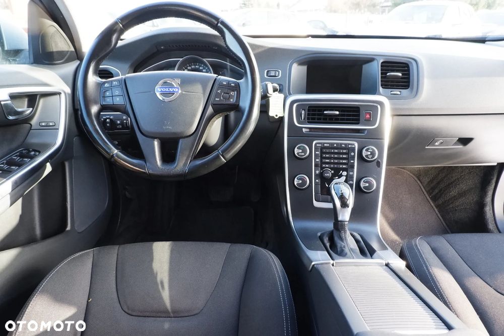 Volvo V60 D3 Geartronic Kinetic - 16