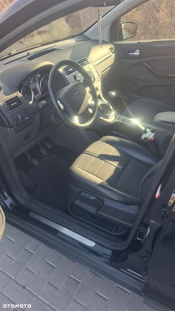 Ford Kuga 2.0 TDCi 2x4 Titanium - 6