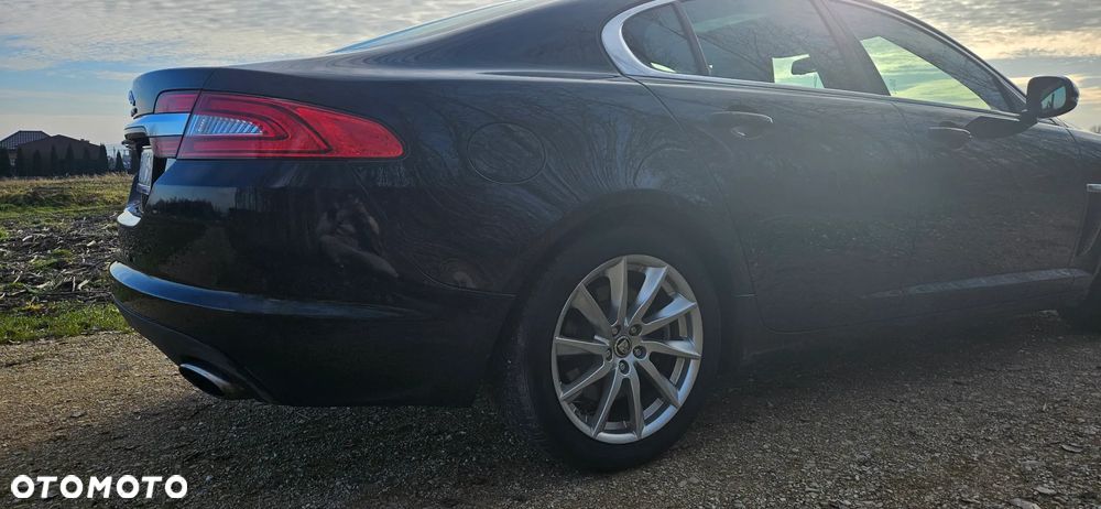 Jaguar XF 2.0 T Premium Luxury - 11