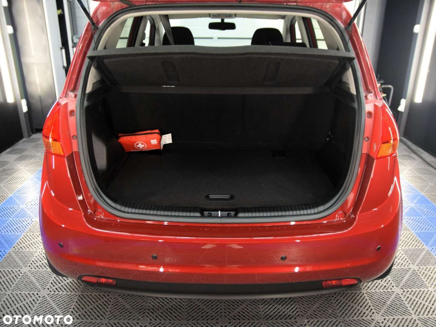 Kia Venga - 8