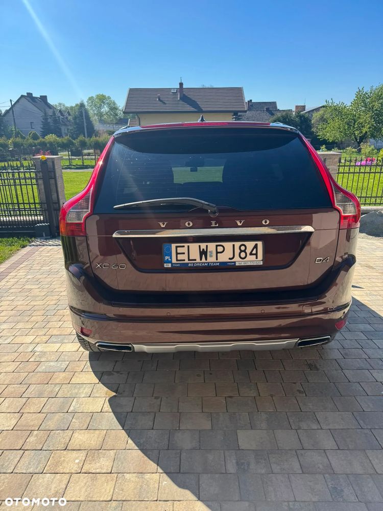 Volvo XC 60 D4 Momentum - 4