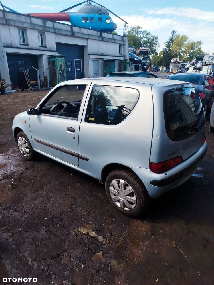 Fiat Seicento na części. - 6