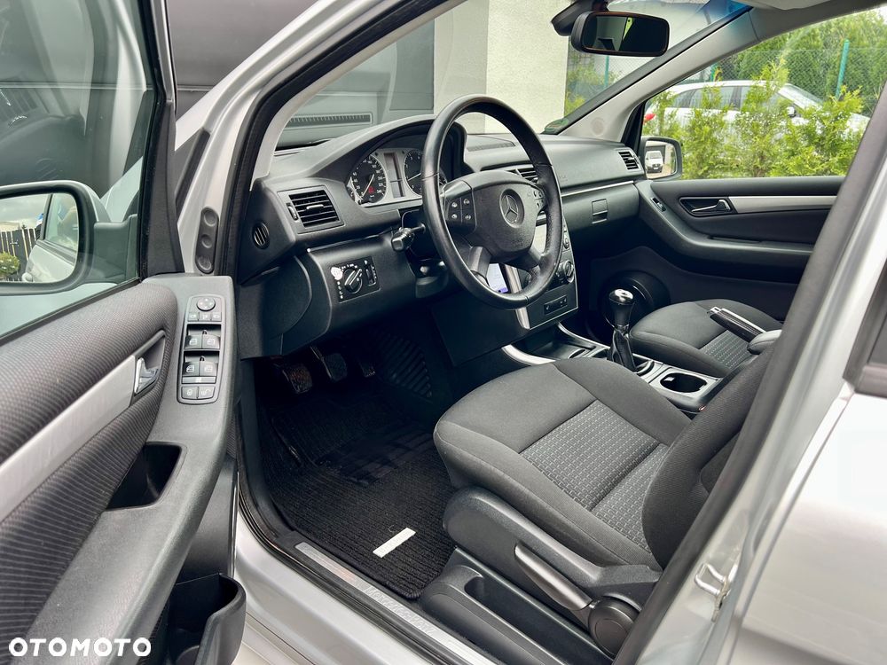 Mercedes-Benz Klasa B 180 BlueEFFICIENCY SPORT EDITION - 13