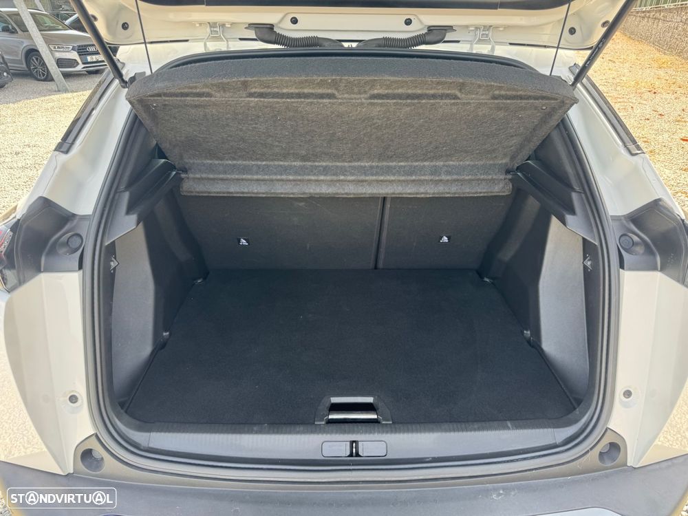 Peugeot 2008 1.2 PureTech Allure - 15