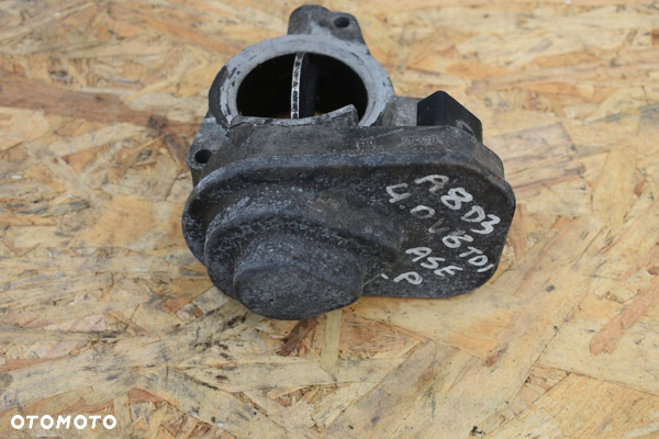 PRZEPUSTNICA AUDI A8 D3 4.0TDI ASE 057128063