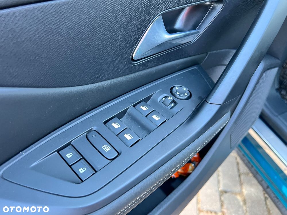 Peugeot 408 1.2 PureTech Allure Pack S&S EAT8 - 17