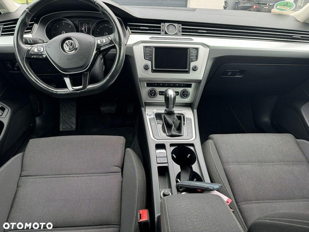 Volkswagen Passat - 24