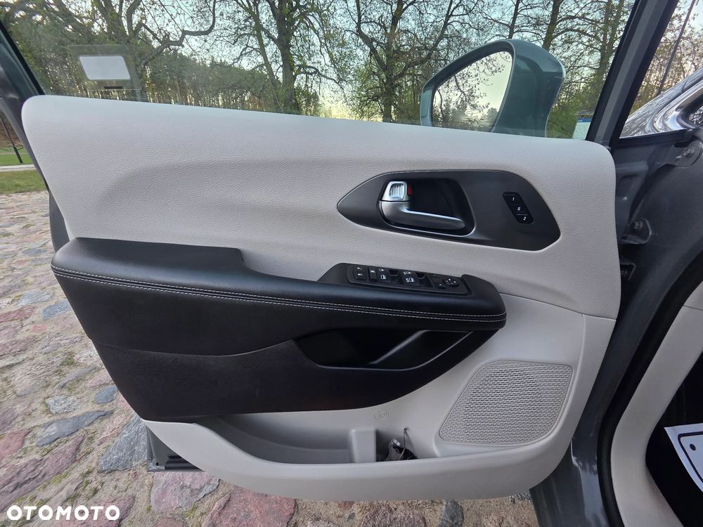 Chrysler Pacifica - 19