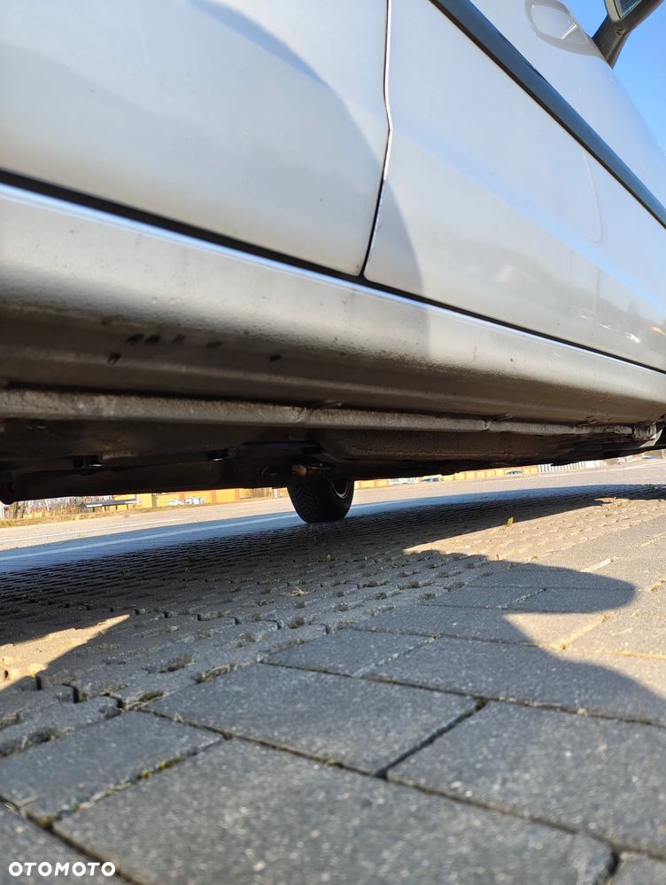 Opel Corsa 1.2 16V Essentia - 14