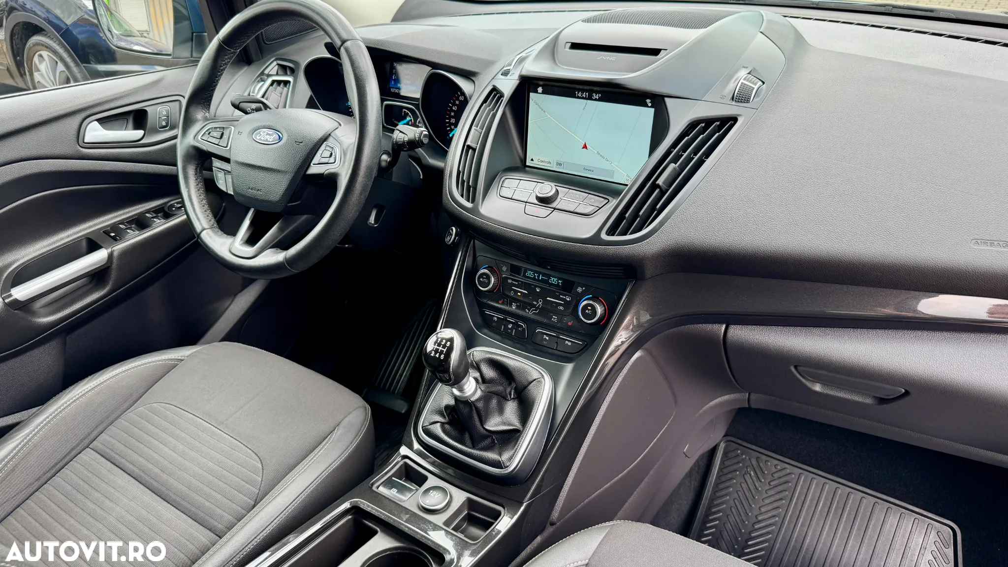 Ford Kuga 1.5 EcoBoost FWD Titanium - 6
