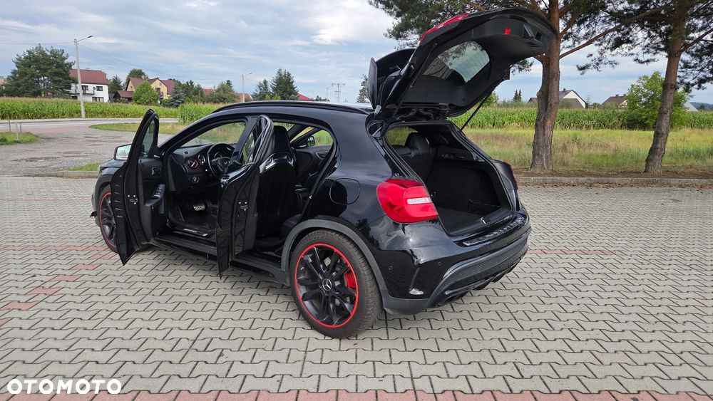 Mercedes-Benz GLA 45 AMG 4-Matic - 23