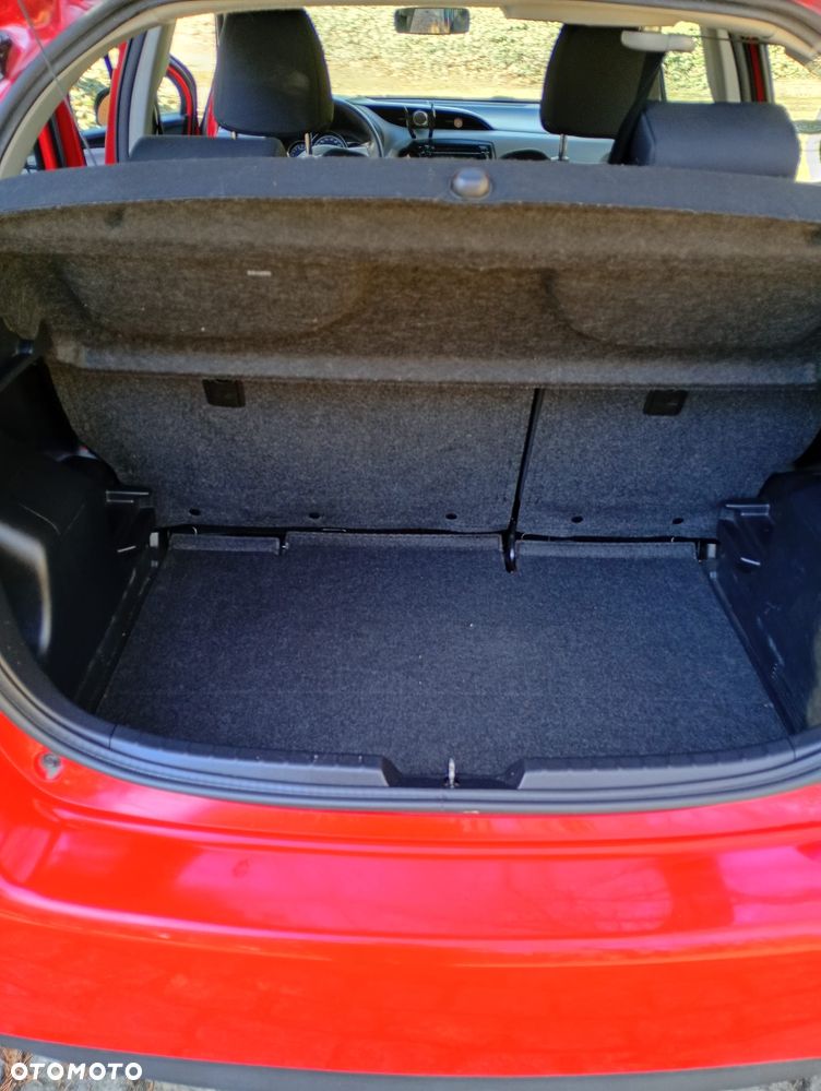 Toyota Yaris - 8