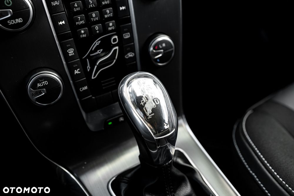 Volvo V40 D3 Geartronic Summum - 36