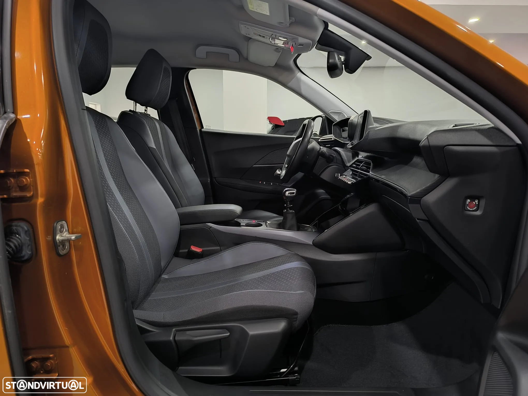 Peugeot 2008 1.2 PureTech Allure - 23