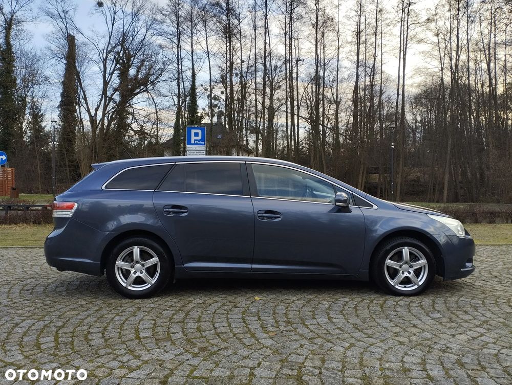 Toyota Avensis 2.0 D-4D Executive - 14