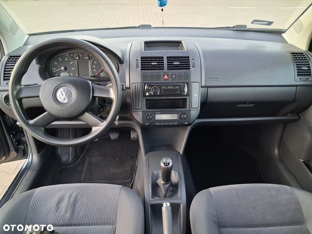 Volkswagen Polo 1.4 16V Comfortline - 10