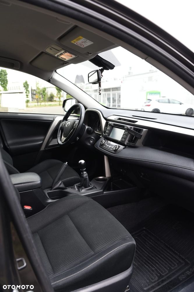 Toyota RAV4 2.0 D-4D Prestige - 25