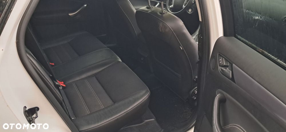 Ford Mondeo 2.0 T Titanium S - 17